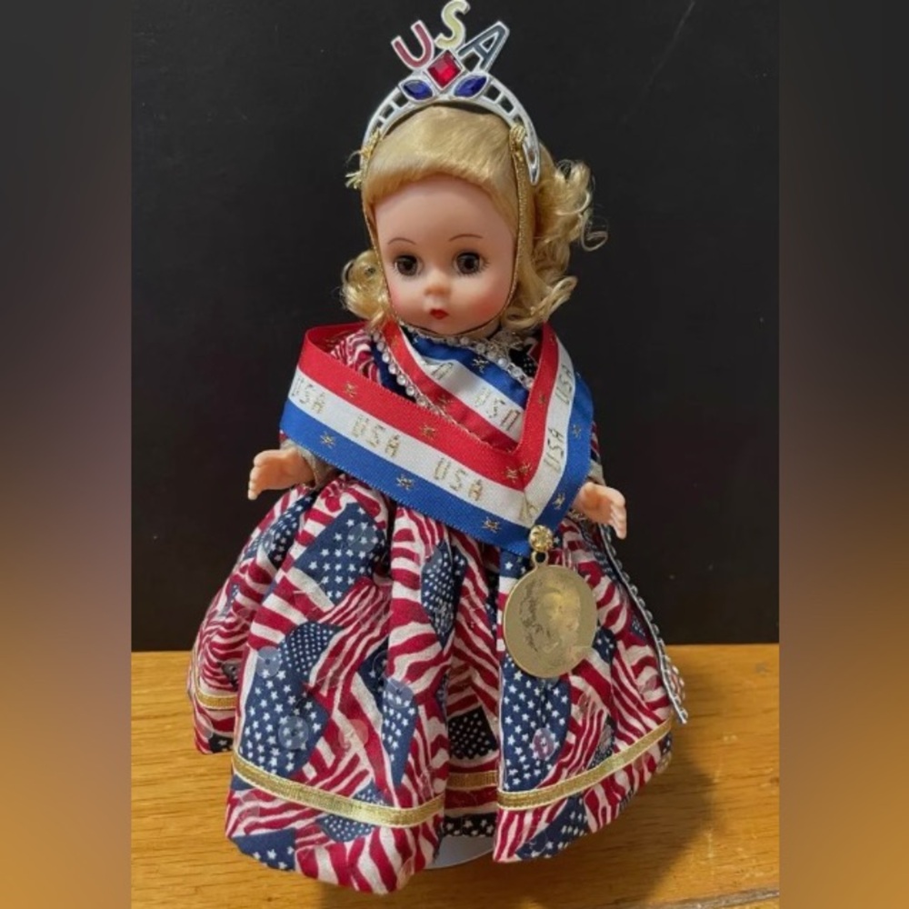 Madame Alexander Wendy Greets the Olympians ! 1996 Atlanta Olympics